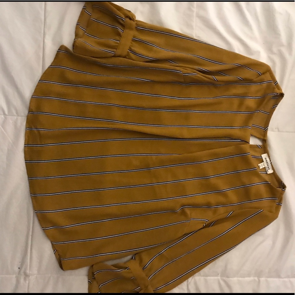 Quarter sleeve stripped shirt